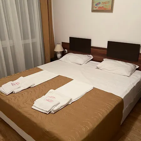 Romance Marine 2 Bedroom Private Apartament Apartmán *
